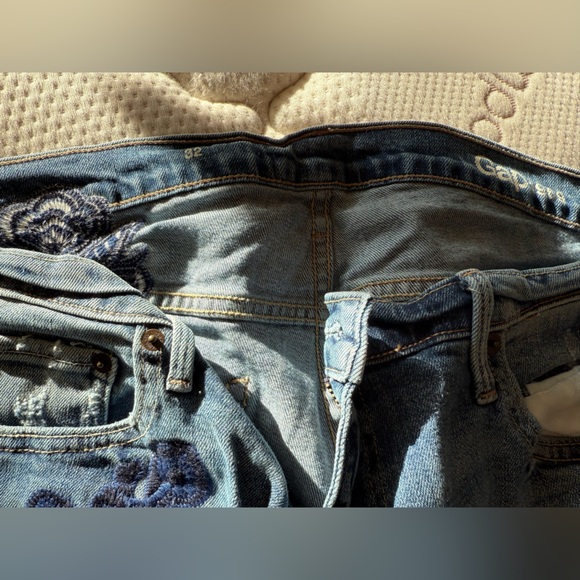 Gap Floral Embroidered Jeans size 32 - Picture 2 of 2